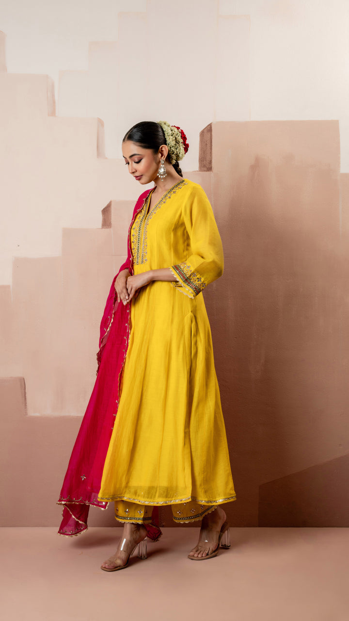 Sunehri A-Line Anarkali Set (Yellow)