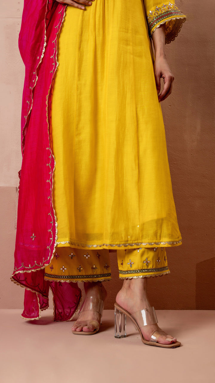 Sunehri A-Line Anarkali Set (Yellow)