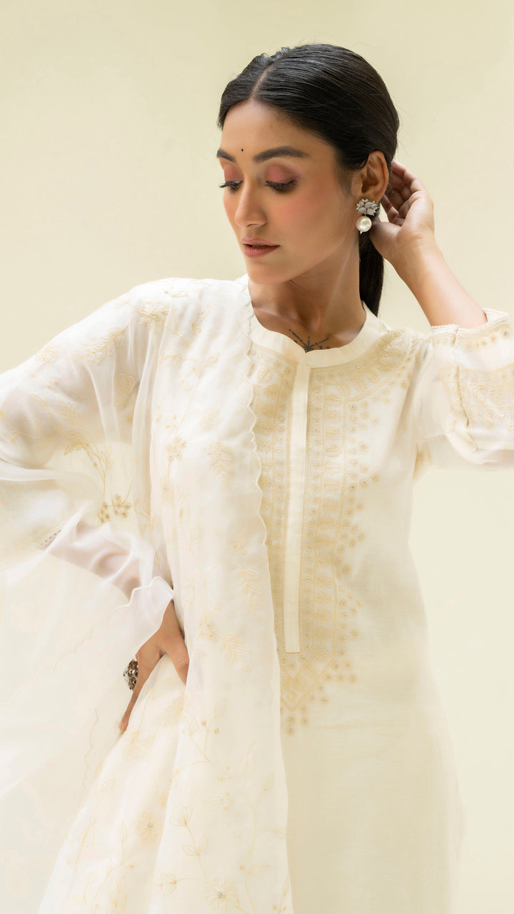 Dastak Kurta Set (Pearl White)