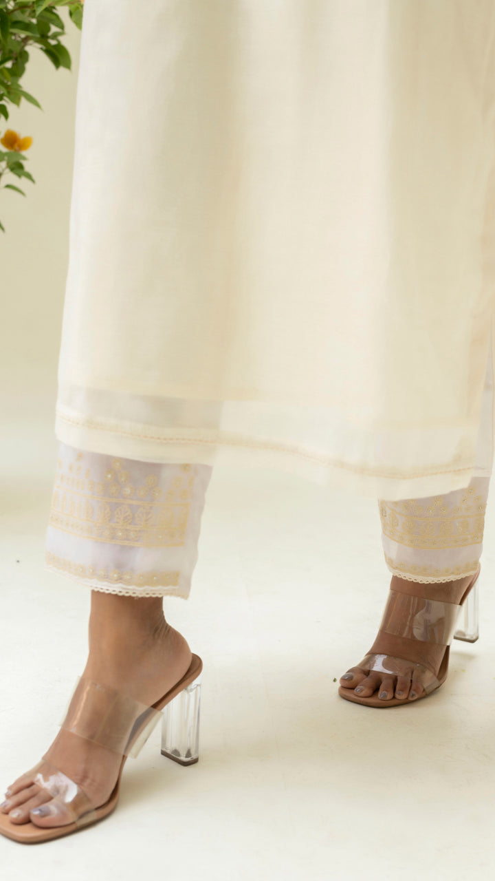 Dastak Kurta Set (Pearl White)