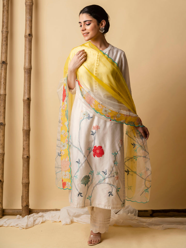 AM Floral Applique Kurta Set (Pearl White)